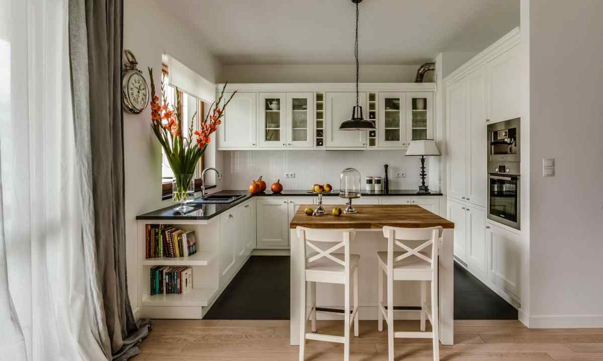 Small kitchen. Arrangement secrets